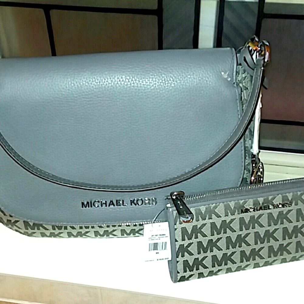 NWT Michael Kors Bedford bag and wallet